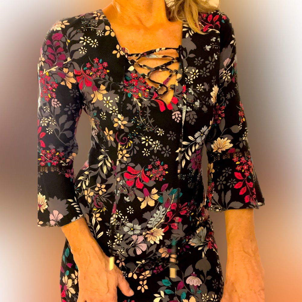 Jessica Simpson, black floral dress, flared sleeves, size 6